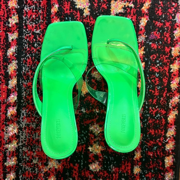 Vintage green dress and shoes!! - Picture 5 of 5